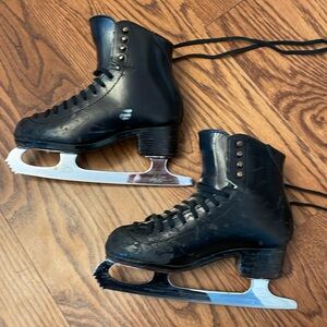 Ice Skates Jackson | Youth Size 2.5 | Black
